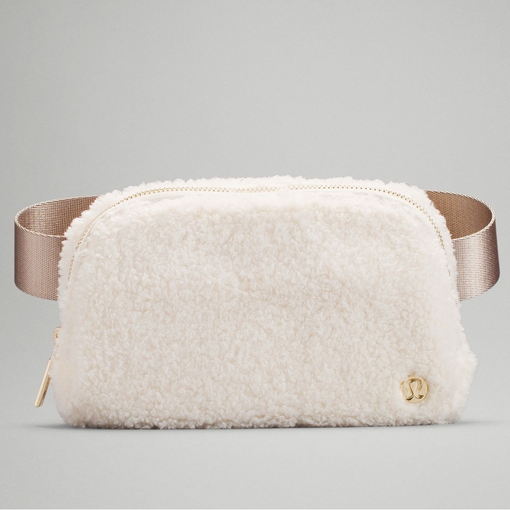 Everywhere Fleece Belt Bag
